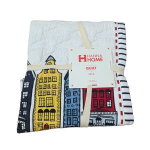 Hannah Andersson Crib Quilt